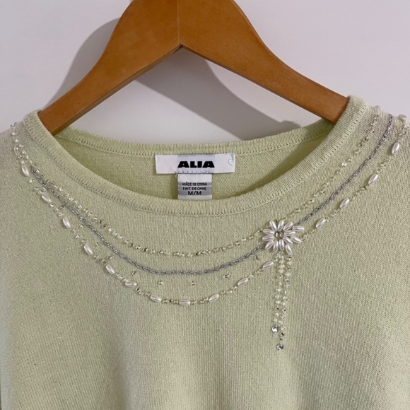 Alia Vintage pale green sweater pearl detail beads crew neck long sleeve Medium - Picture 4 of 15